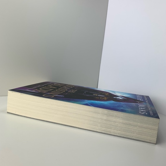 Throne of Glass The Assassin’s Blade by Sarah J. Maas - Picture 5 of 11